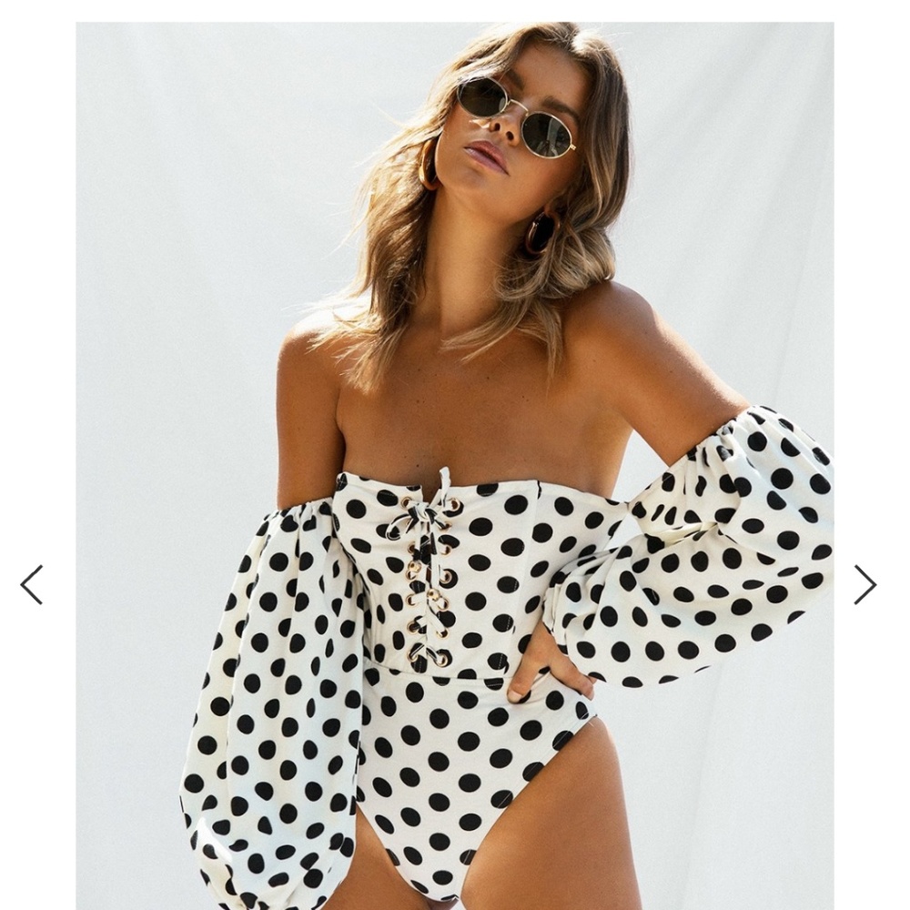 ISO this bodysuit in a medium!!!